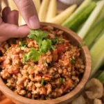 สูตร น้ำพริกอ่อง แบบต้นตำรับเหนือ ทำง่าย รสเผ็ดอมหวาน กลมกล่อม ผัดกับหมูสับและมะเขือเทศ เชฟที่บ้านก็ทำได้ พร้อมเคล็ดลับทำน้ำพริกอ่องให้อร่อยเหมือนต้นตำรับ