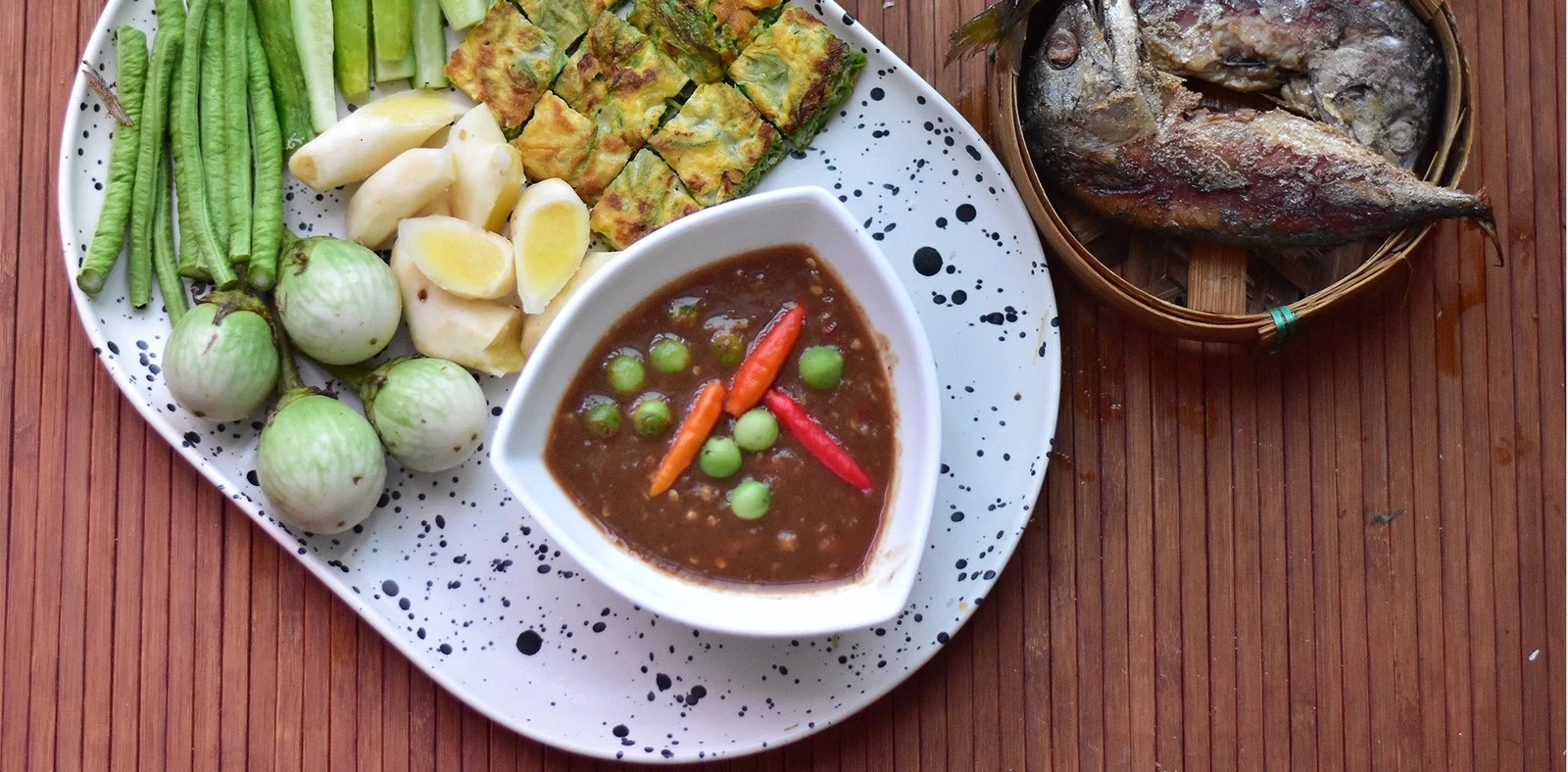 วิธีทำน้ำพริกกะปิ เมนูน้ำพริกคู่ครัวไทย อร่อยง่าย ทำกินเองได้